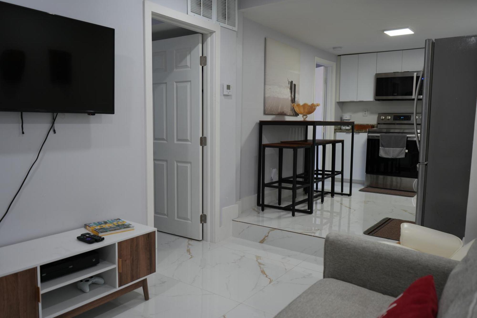 Charming Two Bedroom Apartment. Miami Dış mekan fotoğraf